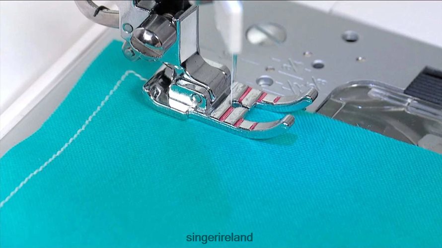 Accessories SINGER 1/4" Piecing Presser Foot for SE91 Series Sewing and Embroidery Machines 08666F143 - Image 2
