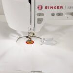 Accessories SINGER 40 x 40mm Embroidery Hoop 08666F150