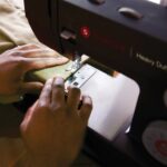 Machines SINGER Heavy Duty 4432 Sewing Machine Special Edition 08666F24 - Image 2