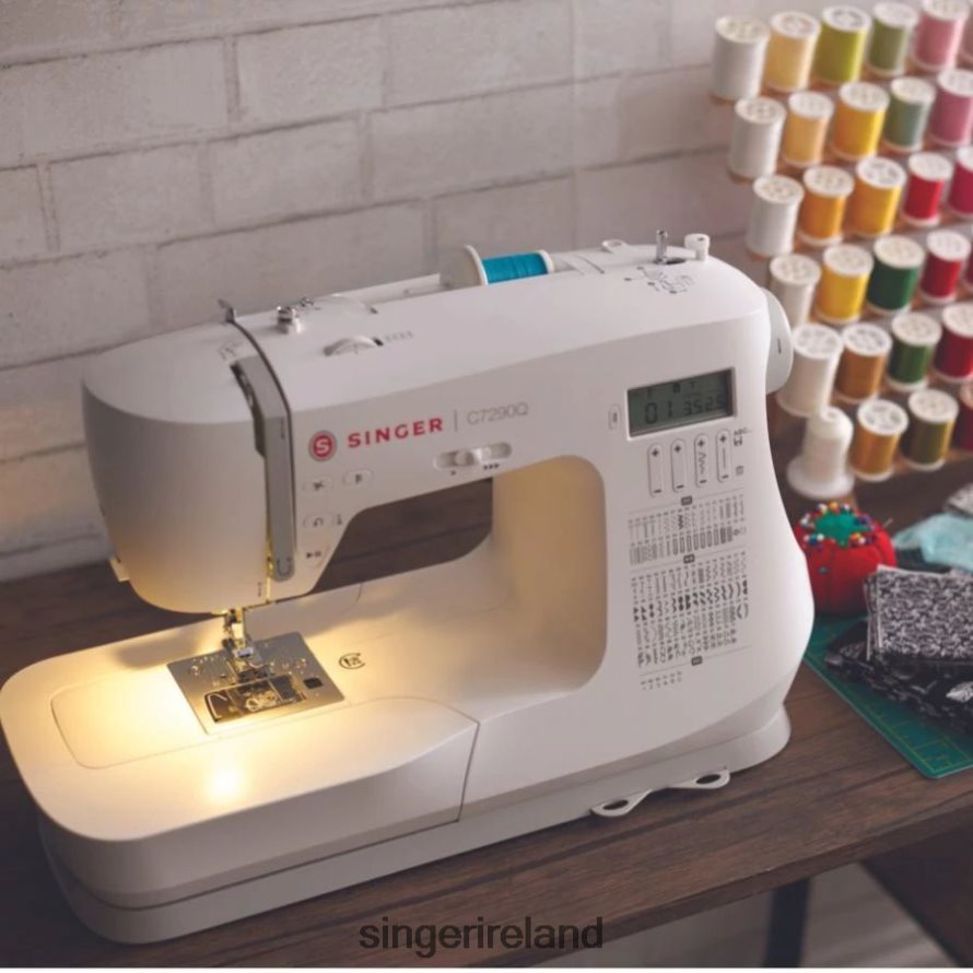 Machines SINGER C7290Q Sewing and Quilting Machine 08666F53